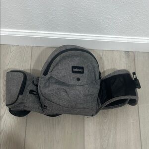 Tushbaby hip carrier gray adjustable strap